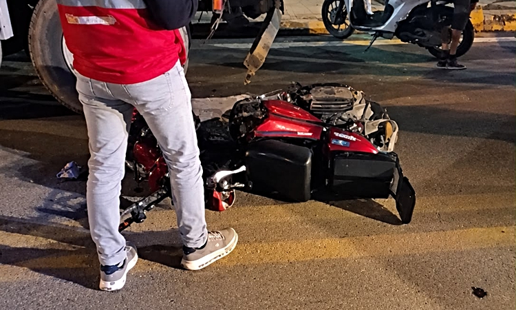 Ankara Polatlı'da motosiklet park halindeki TIR'a çarptı, sürücüsü ağır yaralandı