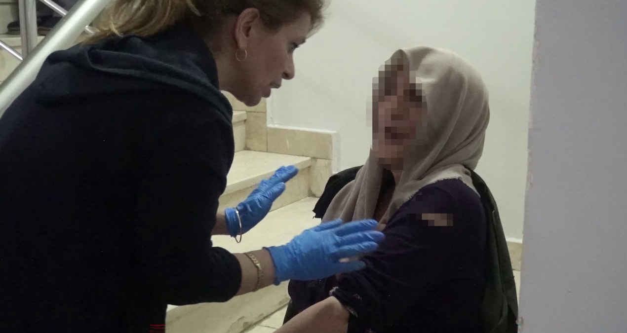 Gündemden Son Bilgiler: Anneannesini bıçakla yaralayıp rehin aldı, teyzesi güçlükle ikna etti - Son Dakika Hab