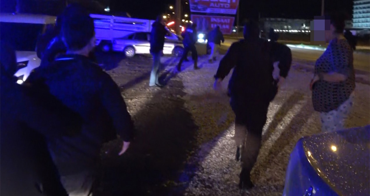 Son Gelişme: Annesinin erkek arkadaşını bıçakladı! Dehşet anları kamerada - En Son Haber | İşte Tüm Ayrıntılar