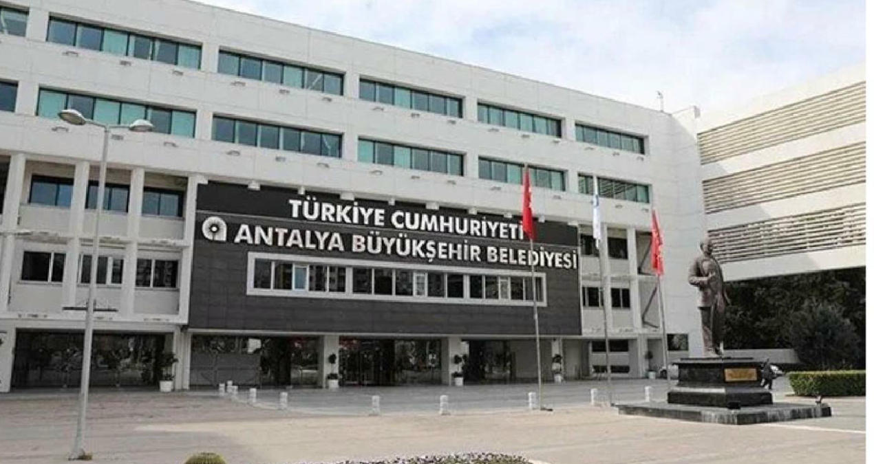 Gündemden Son Bilgiler: Antalya Büyükşehir'e yeni operasyon: 3 kişi gözaltında - Haberleri: Gelişmeler Takip E