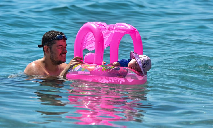 Gündemden Son Bilgiler: Antalya'da hava 'aşırı', deniz 'çok' sıcak - Son Dakika