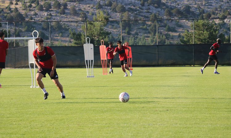 Ayrıntılar Netleşti: Antalyaspor Davraz'da kampa girdi - Son Dakika Haberleri | İşte Tüm Ayrıntılar