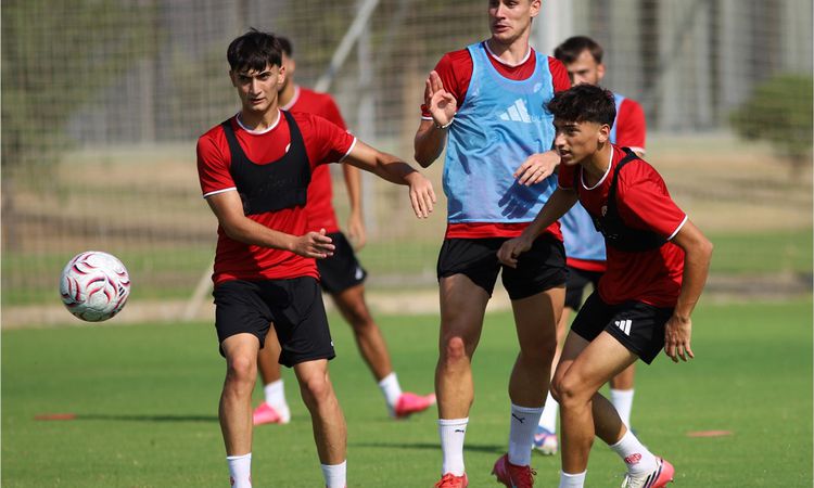 Gündemden Son Bilgiler: Antalyaspor Mardin Maçı Hazırlıklarına resmen start aldı - Haberleri: Gelişmeler Takip