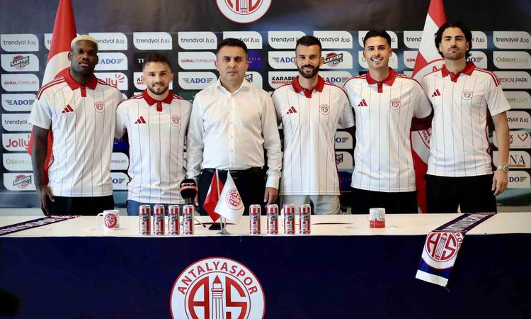 Antalyaspor Transfer Tahtasını Açtı, 5 İmza Birden | İşte Tüm Ayrıntılar