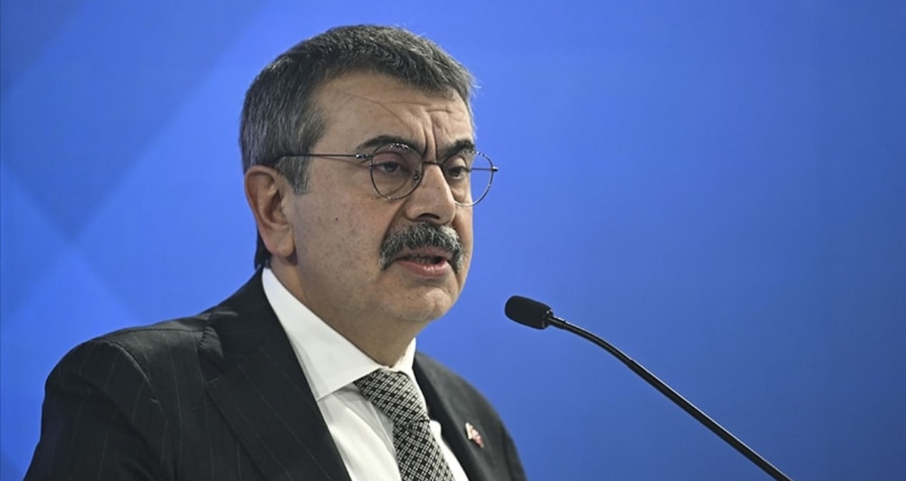 Son Gelişme: Ara tatil kaldırılıyor mu? Bakan Tekin 180 iş günü vurgusu yaptı öğretmenler 'Hayır' dedi - Son D