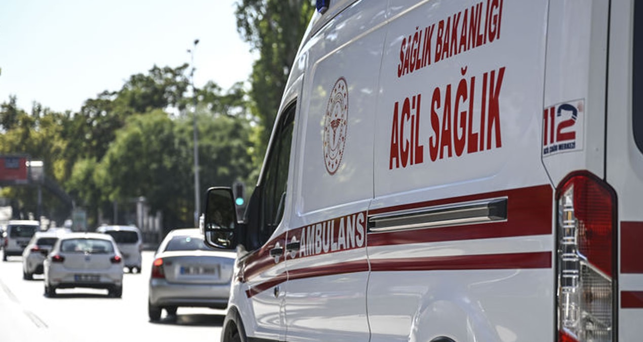 Gündemden Son Bilgiler: Araç minibüsle çarpıştı: 1 ölü, 2 yaralı - En Son Haber ve Merak Edilenler