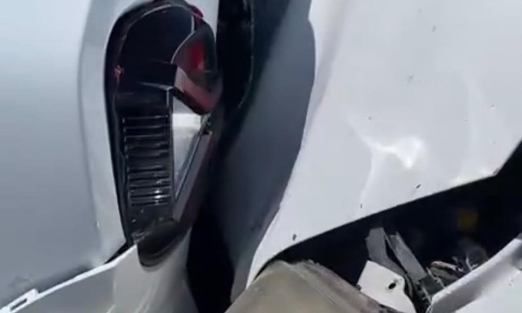 Ardahan Göle'de düğün konvoyunda 4 araç zincirleme kazaya karıştı, 2 kişi yaralandı: Gelişmeler Takip Ediliyor
