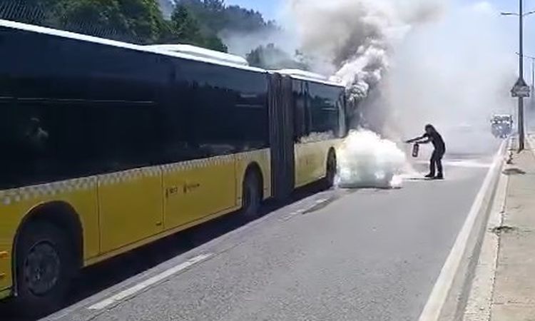 IETT bus traveling in Ataşehir caught fire - News