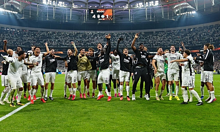 Atılan manşetler olay! Bütün Fransa Beşiktaş'ı konuşuyor - Son Dakika Bilgileri