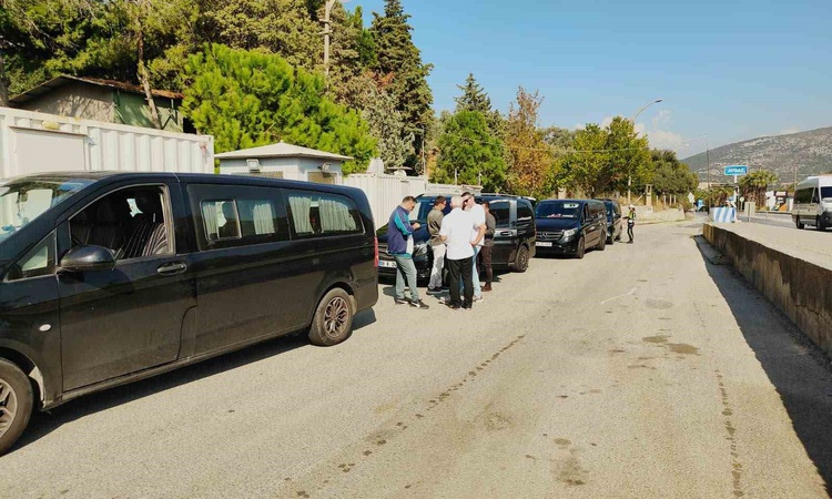 Aydın Kuşadası'nda turist araçlarına denetimde 1 kişi yakalandı
