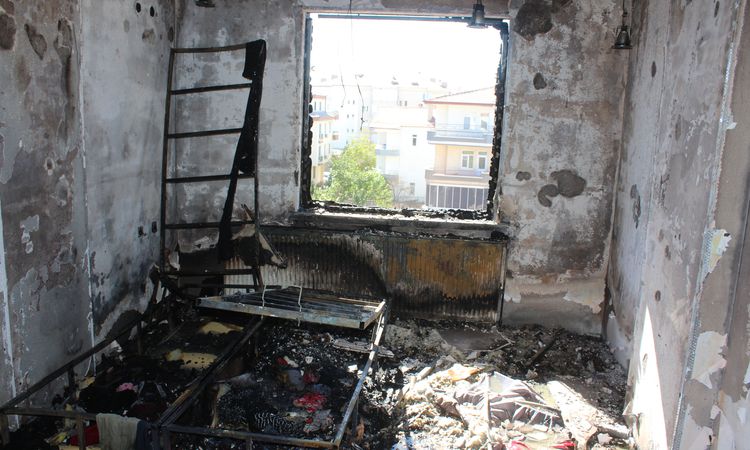 Ayrıntılar Netleşti: 2 yaşındaki çocuk çakmakla oynarken evi yaktı | İşte Tüm Ayrıntılar