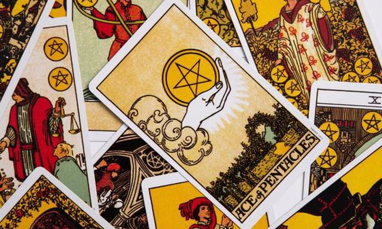Ayrıntılar Netleşti: 4 Eylül günlük tarot falı: 4 Eylül Cuma günü seni neler bekliyor? Günlük tarot kart açılı