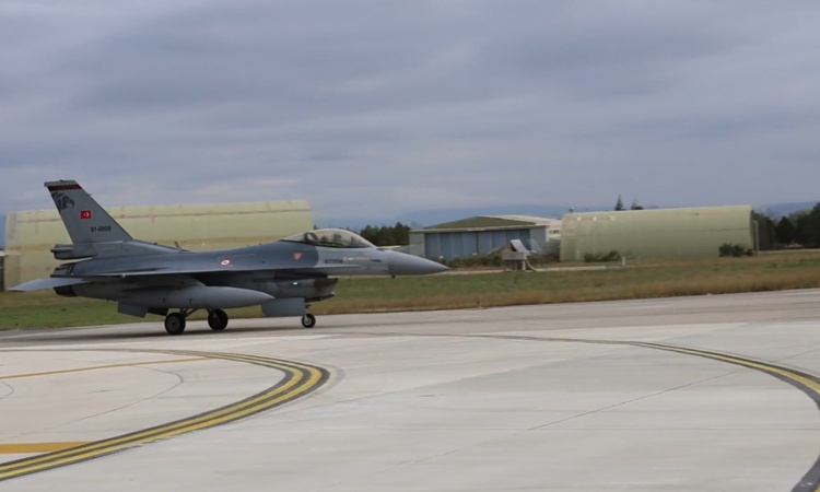 Ayrıntılar Netleşti: 5'inci Ana Jet Üs Komutanlığı uçakları Karadeniz üzerinde eğitim uçuşunu tamamladı: Geliş