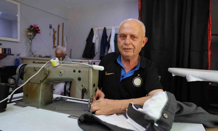 Ayrıntılar Netleşti: 71 Yaşında Emekliliğe İsyan: 'Evde Oturmak İşkence' Deyip Dükkan Açtı: Gelişmeler Takip E