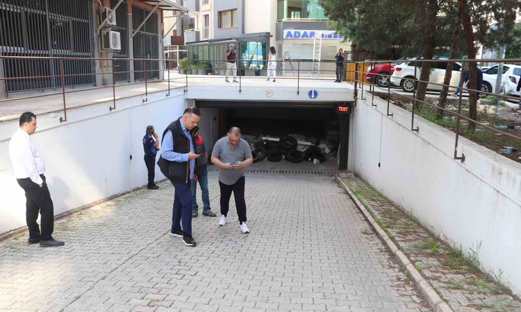Ayrıntılar Netleşti: Adana'da ortak otoparkta molozlar kapı önüne yığılınca araçlar içeride mahsur kaldı ve Me