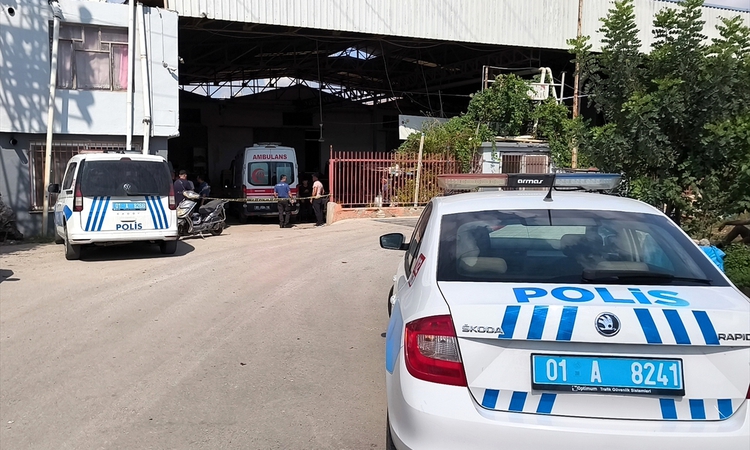 Ayrıntılar Netleşti: Adana Sarıçam'da bir esnaf, iş yerinde kasığından vurulmuş halde ölü bulundu