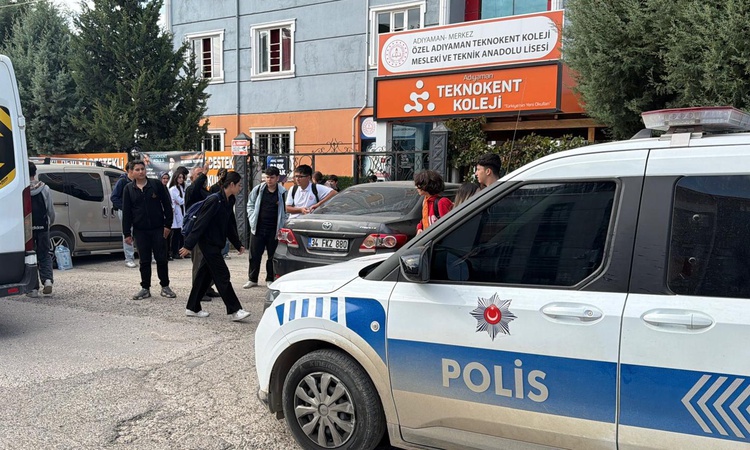 Ayrıntılar Netleşti: Adıyaman'da 5. kattan atladığı ileri sürülen lise öğrencisi yaşamını yitirdi. ve Merak Ed