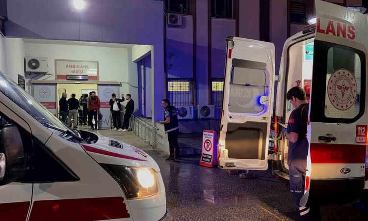 Ayrıntılar Netleşti: Adıyaman Kahta'da 2 elektrik işçisine araç çarptı; kalbi duran işçi hayata döndürüldü - S