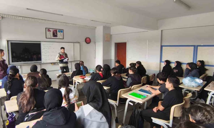 Ayrıntılar Netleşti: Afyonkarahisar Jandarması 715 öğrenci ve 56 öğretmene siber güvenlik eğitimi verdi: Geliş