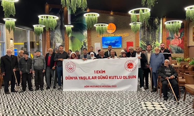 Ayrıntılar Netleşti: Ağrı Aile ve Sosyal Hizmetler İl Müdürü Baki, Yaşlılar Günü'nde huzurevini ziyaret etti: