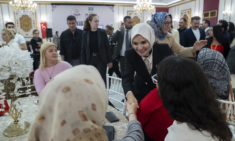 Ayrıntılar Netleşti: Aile Bakanı Göktaş, hanelerin yüzde 58'inde 18 yaş altı çocuk olmadığını söyledi ve Merak