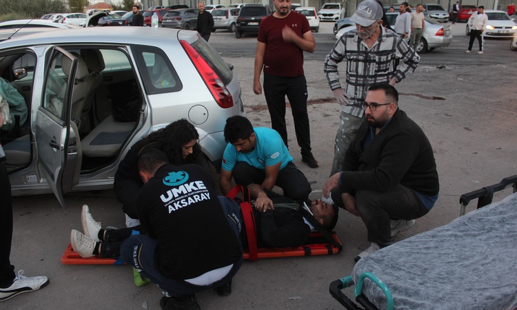 Ayrıntılar Netleşti: Aksaray'da kavşakta meydana gelen 3 araçlı kazada 5 kişi yaralandı - Son Dakika Bilgileri