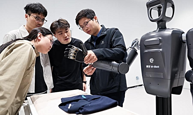 Ayrıntılar Netleşti: Albüm: Çin'in Jilin Üniversitesi, biyonik robot teknolojisinde ilerleme kaydediyor ve Mer