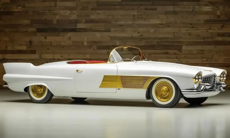 Ayrıntılar Netleşti: Altın Kaplamalı 1953 Cadillac Elegante, 1,27 Milyon Dolara Satıldı: Gelişmeler Takip Edil