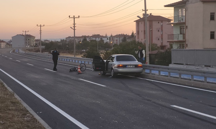 Ayrıntılar Netleşti: Ankara Çubuk'ta otomobilin çarptığı 10 yaşındaki bisikletli çocuk ve sürücü yaralandı ve