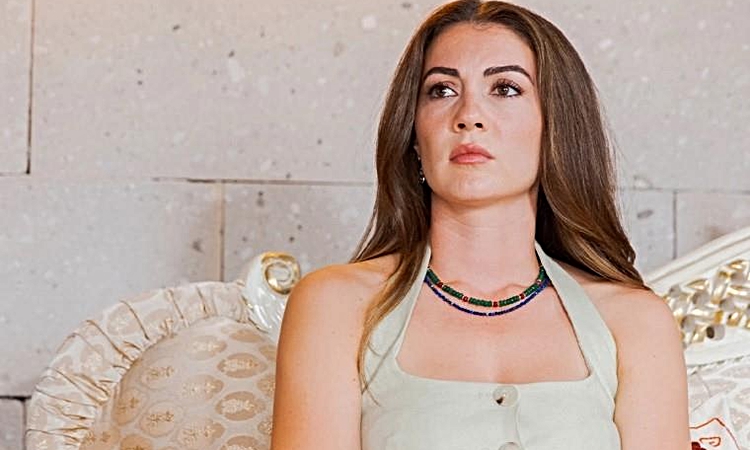 Ayrıntılar Netleşti: Anne Yarısı Zeynep kimdir, Anne Yarısı Burcu Özberk kimdir, kaç yaşında, hangi dizilerde