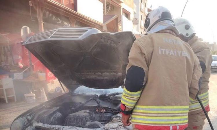 Ayrıntılar Netleşti: Arsuz ve İskenderun’da araç yangınları kontrol altına alındı | İşte Tüm Ayrıntılar
