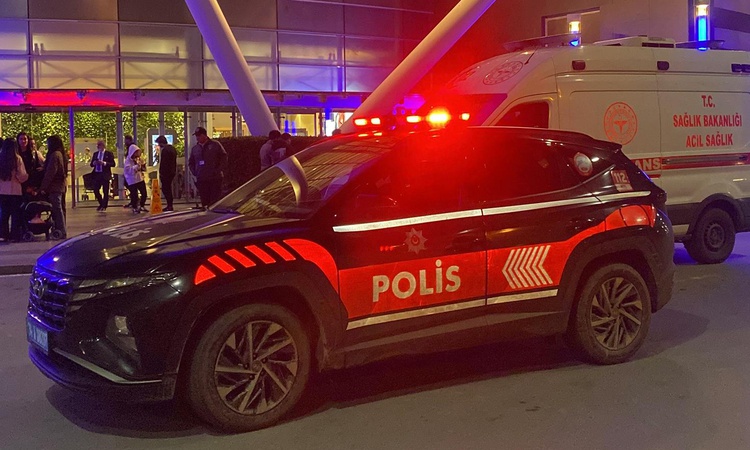 Ayrıntılar Netleşti: AVM’de silah sesleri duyulduğu iddiası! Panik anları sosyal medyada - Son Dakika Bilgiler
