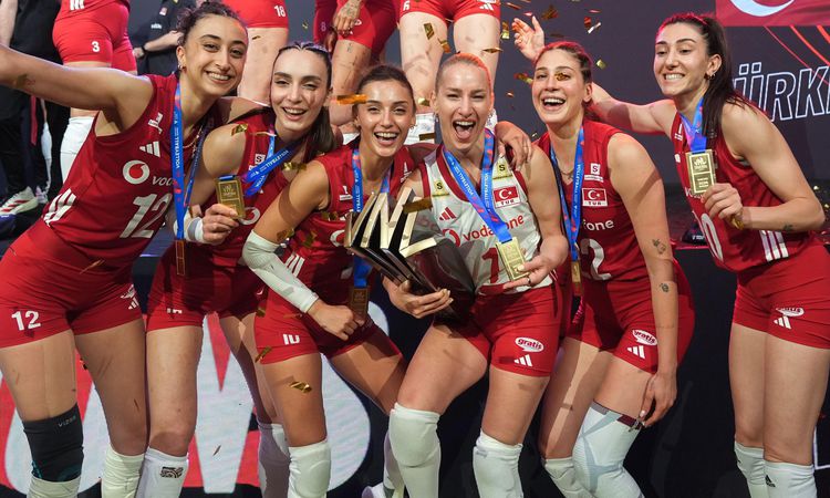 Ayrıntılar Netleşti: Avrupa Kadınlar Voleybol Şampiyonası Yarın Başlıyor: Türkiye Ev Sahipleri Arasında: Geliş