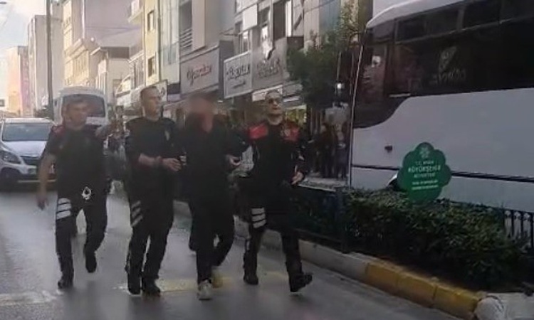 Ayrıntılar Netleşti: Aydın Efeler'de iddiaya göre kayınpederinin iş yerinde silah çıkaran T.C. yakalanarak göz