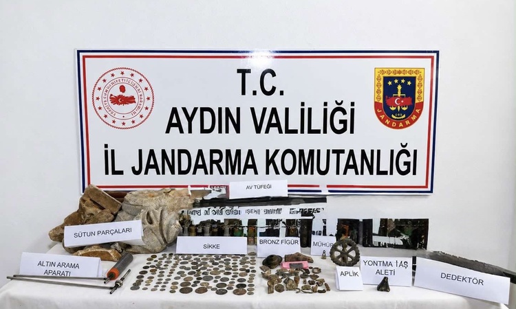 Ayrıntılar Netleşti: Aydın Karacasu'da jandarmanın operasyonunda 157 sikke ele geçirildi