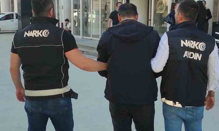 Ayrıntılar Netleşti: Aydın Kuşadası'nda operasyonda 14,90 gram esrar ele geçirildi, şüpheli hakkında tutuklama