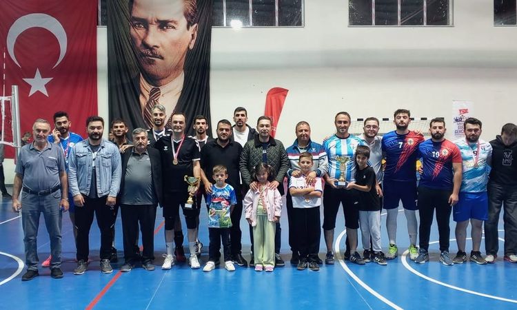 Ayrıntılar Netleşti: Aydıntepe’de 30 Ağustos Zafer Kupası’nın şampiyonu Yakutiye Gençlik oldu - Son Dakika Bil
