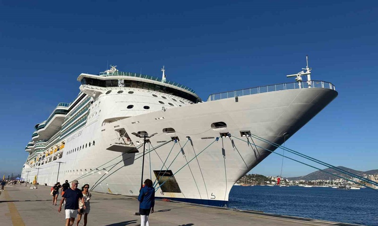 Ayrıntılar Netleşti: Bahamalar bayraklı kruvaziyer Muğla'nın Bodrum ilçesine 2 bin 242 yolcu getirdi: Gelişmel