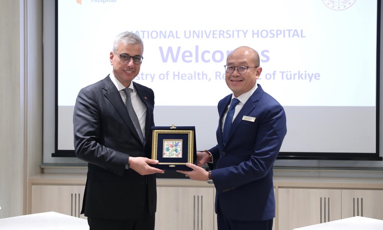 Ayrıntılar Netleşti: Bakan Memişoğlu, Singapur Ulusal Üniversite Hastanesi'nde wellness sunumunu dinledi | İşt