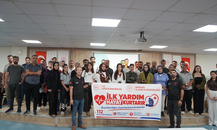 Ayrıntılar Netleşti: Batman'da okullardaki bahçe görevlileri ilk yardım eğitimi aldı