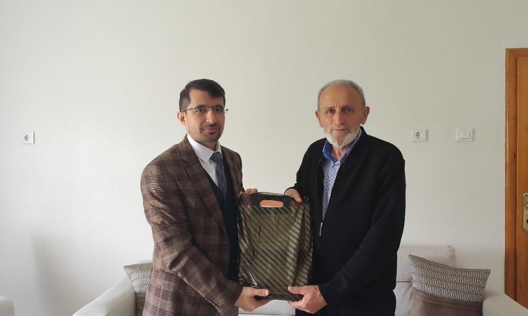 Ayrıntılar Netleşti: Bayburt Aydıntepe'de emekli din görevlileri Müftülükçe evlerinde ziyaret edildi - Son Dak