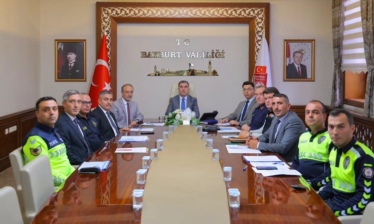 Ayrıntılar Netleşti: Bayburt İl Trafik Komisyonu, Vali Eldivan başkanlığında toplanıp kararlar aldı - Son Daki