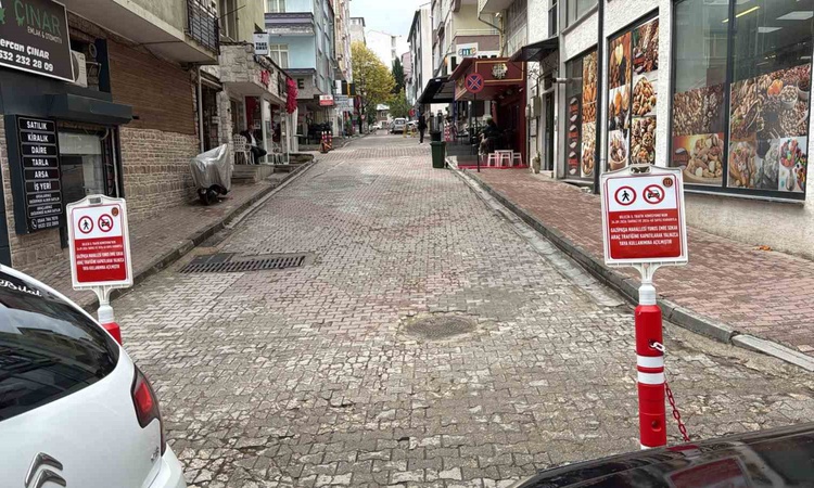 Ayrıntılar Netleşti: Bilecik'te Kafeler Sokağı'ndaki Yunus Emre Sokak yalnızca yayalara açıldı