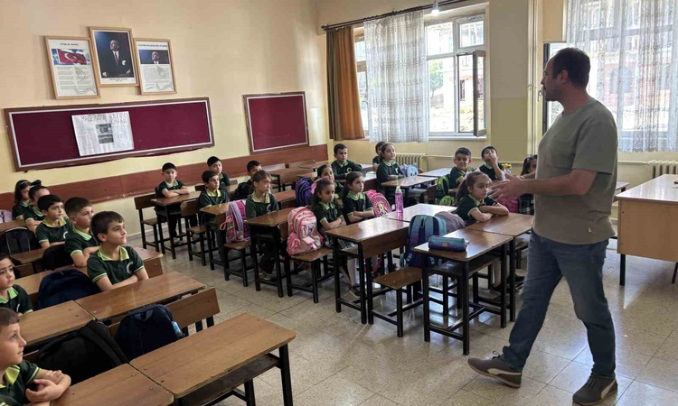 Ayrıntılar Netleşti: Bingöl’de ilk ders zili çaldı, öğrenciler sıralarda yerini aldı | İşte Tüm Ayrıntılar