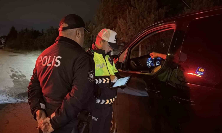 Ayrıntılar Netleşti: Bolu'da 14-20 Eylül'de 32 bin 996 araç denetlendi, bin 273 sürücüye ceza kesildi - Son Da