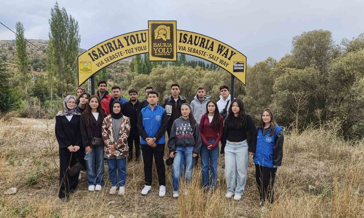 Ayrıntılar Netleşti: Bozkır'da üniversite öğrencileri İsauria Yolu'nda doğa yürüyüşü yaptı: Gelişmeler Takip E