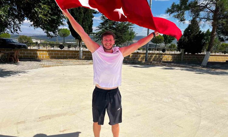 Ayrıntılar Netleşti: Buldanlı gurbetçi Mustafa Güzel, 53 günlük koşunun ardından memleketine ulaştı | İşte Tüm