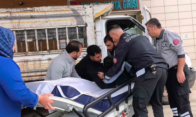 Ayrıntılar Netleşti: Bursa İnegöl'de kamyonet üzerinde yükleme yaparken düşen 22 yaşındaki genç yaralandı | İş