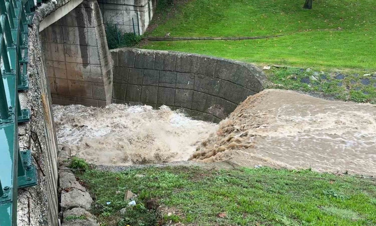Ayrıntılar Netleşti: Bursa'da iki gündür süren sağanak, Kaplıkaya Deresi'nde su seviyesini yükseltti ve Merak