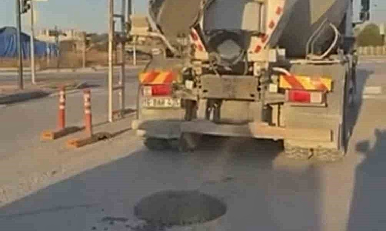 Ayrıntılar Netleşti: Bursa Nilüfer'de beton mikserinden yola beton döküldü, sürücüler zor anlar yaşadı - Son D